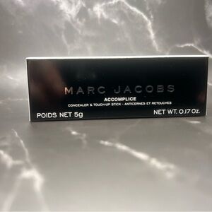 Marc Jacobs Accomplice Concealer Tan 04